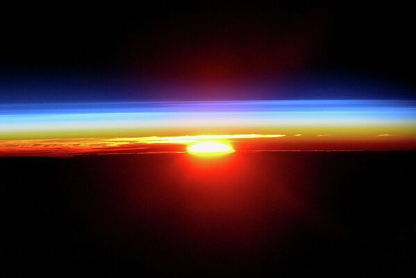غروب خورشید از ایستگاه فضایی بین المللی
 - اسپوتنیک ایران  