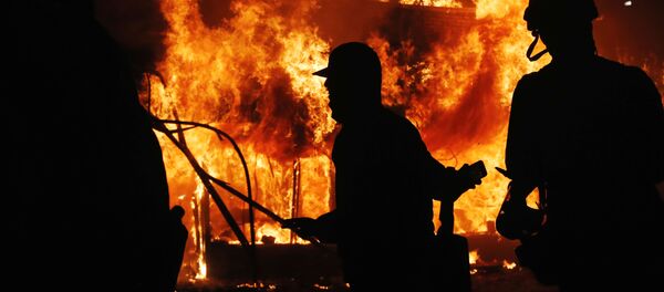 مجروح شدن خبرنگار اسپوتنیک در حال گزارش از تظاهرات اطراف کاخ سفید  - اسپوتنیک ایران  