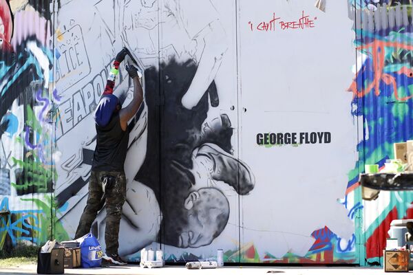 گرافیتی جرج فلوید در آمریکا - اسپوتنیک ایران  