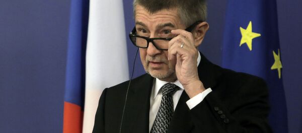 چک دو کارمند سفارت روسیه را عنصر نامطلوب اعلام کرد چک دو کارمند سفارت روسیه را عنصر نامطلوب اعلام کرد - اسپوتنیک ایران