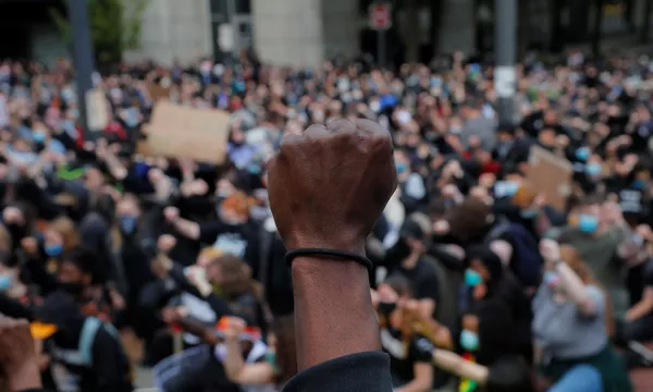 تظاهرکنندگان در بوستون، ماساچوست
تظاهرکنندگان در بوستون، ماساچوست
- اسپوتنیک ایران