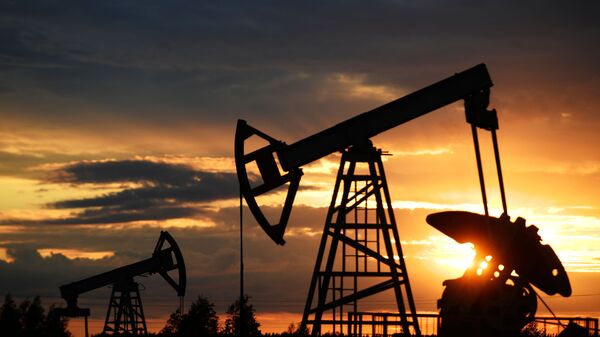 روند افزایشی قیمت نفت در بازارهای جهانی - اسپوتنیک ایران  