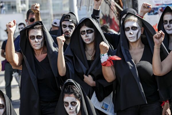 شرکت کنندگان اعتراضات در بیروت - اسپوتنیک ایران  
