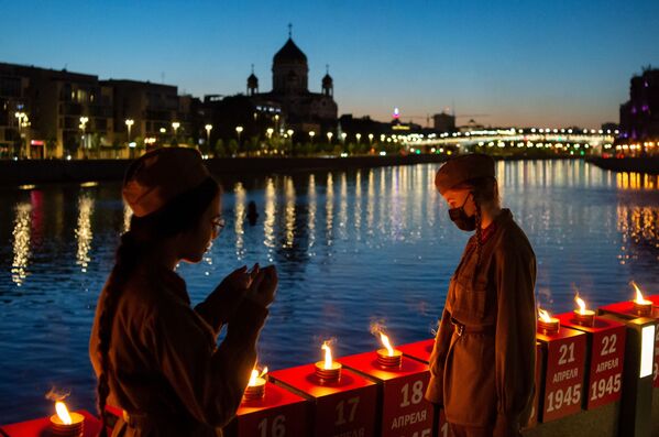 برگزاری اقدام بین‌المللی «شمع‌های یادبود» به مناسبت 75-مین سالگرد آغاز جنگ جهانی دوم
مسکو - اسپوتنیک ایران  