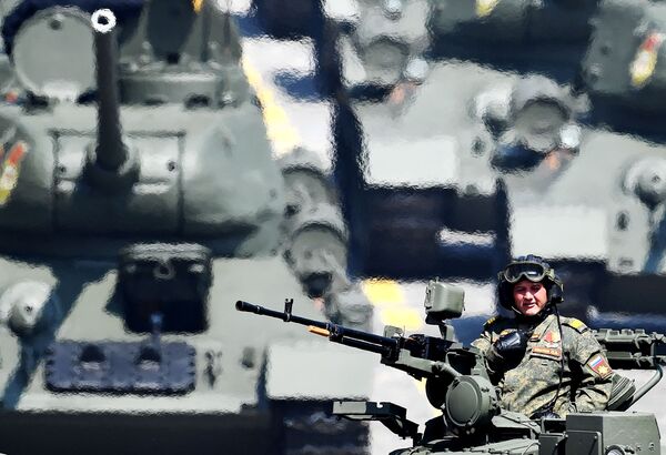  تمرین بزرگ رژه 75-مین سالگرد جنگ کبیر میهنی در مسکو
نظامیان روسیه - اسپوتنیک ایران  