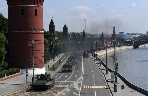  تمرین بزرگ رژه 75-مین سالگرد جنگ کبیر میهنی در مسکو
تسلیحات روسیه - اسپوتنیک ایران  
