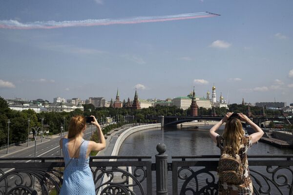  تمرین بزرگ رژه 75-مین سالگرد جنگ کبیر میهنی در مسکو
جنگنده‌های «سو -25» روسیه - اسپوتنیک ایران  