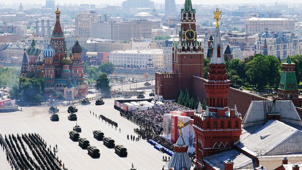 رژه نظامی به افتخار 75 ـ مین سالگرد پیروزی بر آلمان نازی در میدان سرخ مسکو   - اسپوتنیک ایران  
