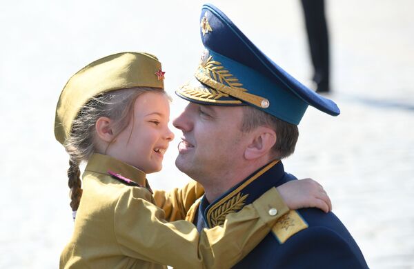 یوری سادوونکو، معاون وزیر دفاع روسیه در رژه نظامی به افتخار 75 ـ مین سالگرد پیروزی بر آلمان نازی در مسکو - اسپوتنیک ایران  