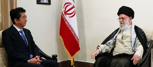 روایت بولتون از دیدار نخست ‌وزیر ژاپن با رهبر ایران - اسپوتنیک ایران  