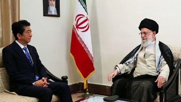روایت بولتون از دیدار نخست ‌وزیر ژاپن با رهبر ایران - اسپوتنیک ایران  