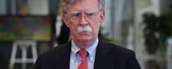 واکنش جان بولتون درباره غیرقانونی بودن ترور سردار سلیمانی - اسپوتنیک ایران  