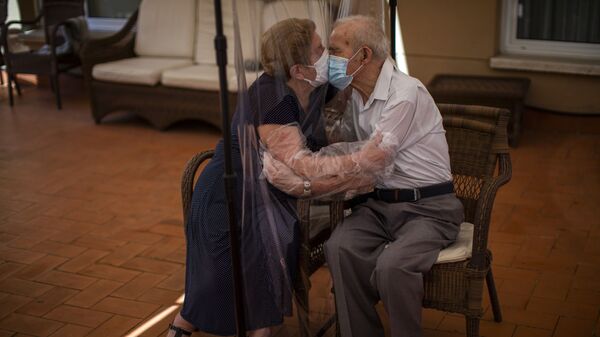 دو سالمند عاشق در اسپانیا - اسپوتنیک ایران  
