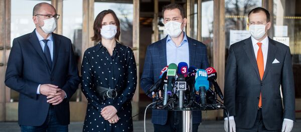 جزئیاتی درباره ساخت پارچه‌ ضدکرونا برای تولید ماسک - اسپوتنیک ایران  