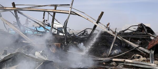 تخریب ساختمانها در پی حملات هوایی ائتلاف به رهبری عربستان سعودی به پایتخت یمن شهر صنعا
 - اسپوتنیک ایران  