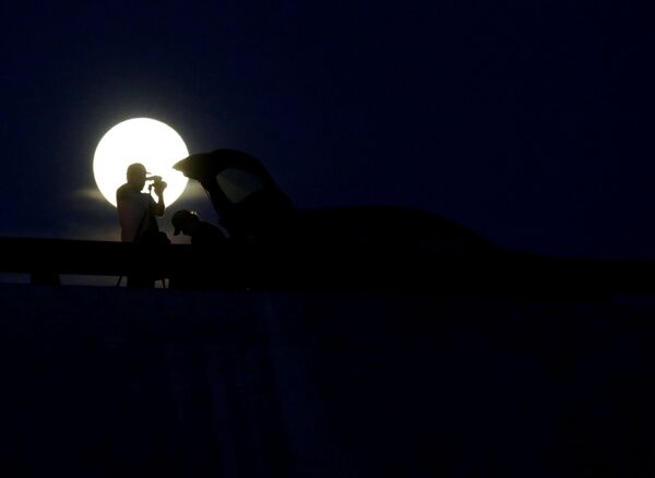 قرص کامل ماه در زمان خسوف در آسمان مکزیک   - اسپوتنیک ایران  