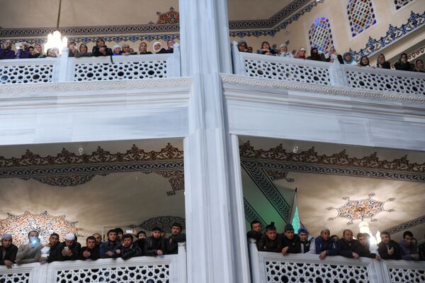 تجمع مومنان در مسجد جامع مسکو - اسپوتنیک ایران  