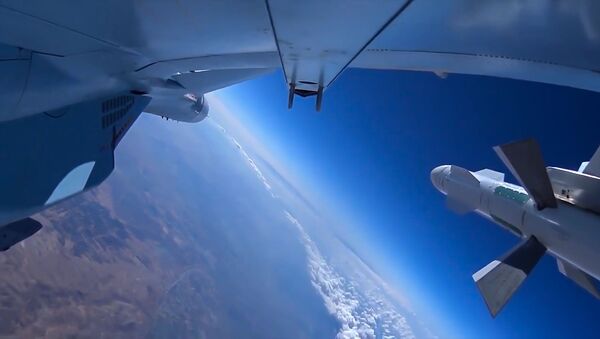 انهدام مخزن نفت و گاز تروریست ها توسط نیروهای هوایی روسیه در سوریه - اسپوتنیک ایران  