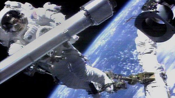 سفینه فضایی آتلانتیس ناسا (آژانس فضایی آمریکا) و جیمز ووس، فضانورد آمریکایی - اسپوتنیک ایران  