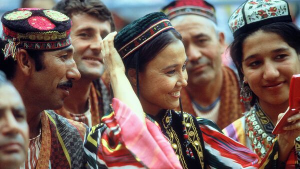 لباس سنتی تاجیکی - اسپوتنیک ایران  