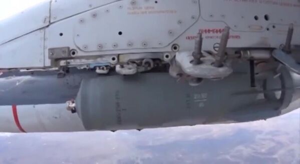 مهمات هواپیمای نیروی هواـ فضای روسیه در جریان بمباران مواضع داعش در سوریه - اسپوتنیک ایران  
