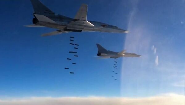 Нанесение авиаударов дальней авиацией ВКС России по ИГ - اسپوتنیک ایران  