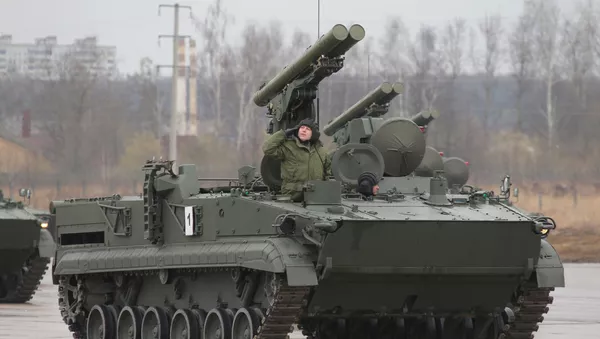 Противотанковый ракетный комплекс Хризантема-С во время первой большой репетиции парада Победы в подмосковном Алабине - اسپوتنیک ایران  