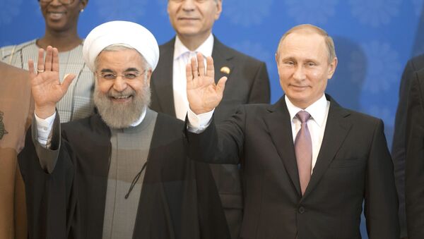 Президент России Владимир Путин и президент Исламской Республики Иран Хасан Роухани на церемонии фотографирования в Тегеране - اسپوتنیک ایران  