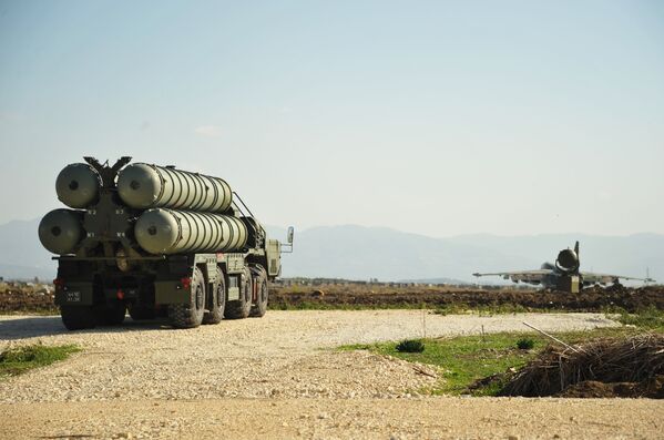 سیستم  دفاع ضد موشکی « اس -400» در پایگاه هوایی « مینیمیم» سوریه - اسپوتنیک ایران  