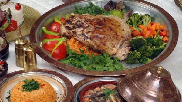 پول شام یک میلیون پوندی برای مشتری یک رستوران هندی در بریتانیا - اسپوتنیک ایران  